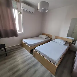 Au Dela De La Porte Du Bonheur Privatunterkunft